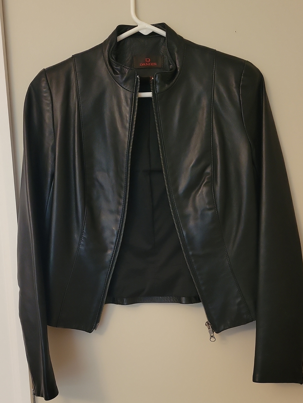 Danier Vintage Black Genuine Leather Jacket Fitted Mandarin Collar Zip